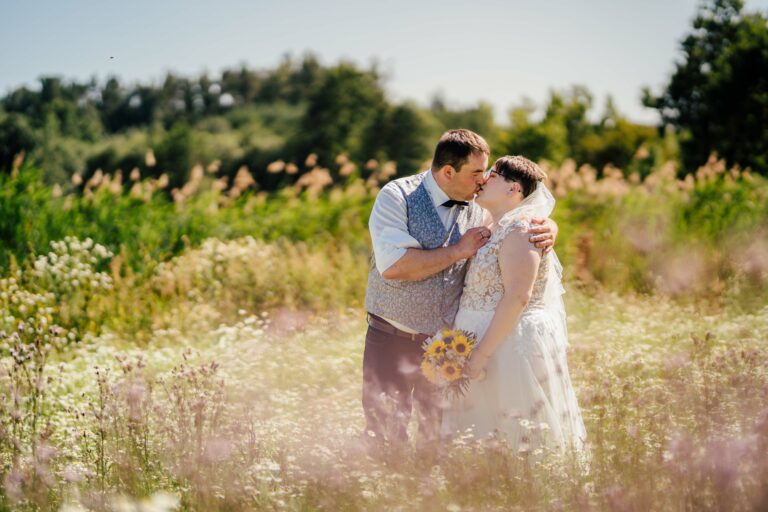 Natürliche Fotografie Hollabrunn, Weinviertel & Waldviertel Fotografin Sabrina Dötzl Hochzeit und Hochzeitsfotografie Brautpaar Shooting