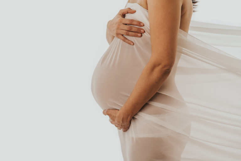 Babybauch Fotoshooting Schwangerschaft - Sabrina Dötzl Fotografie - natürlich und authentisch - Hollabrunn